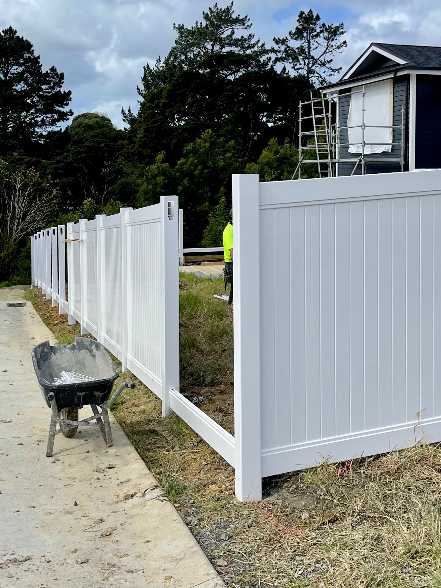 PVC Privacy Fence System: Corner Post 1.8m